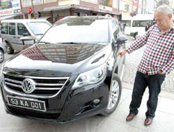 Başkan'ın Arabasını Çizdiler