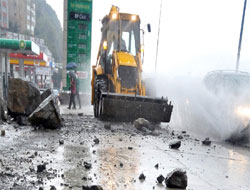Zonguldak'ta sel! Ev ve işyerlerini su bastı