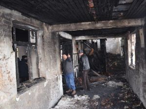 Sakarya’da 50 Yıllık Camide Yangın
