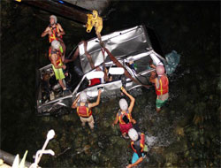 Rize'de Korkunç Kaza 4 Ölü 4 Yaralı