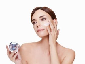 Sema Şimşek Yaşlanma Karşıtı Kremin Marka Yüzü Oldu