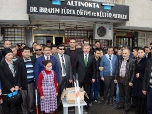 Görme Engellilere Reçeteyle Beyaz Baston