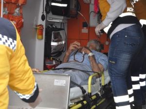 Kalp Krizi Geçiren Yaşlı Adam Hava Ambulansıyla Sevk Edildi