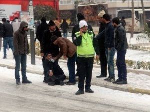 Elazığ’da Buzda Düşen 340 Kişi Hastanelik Oldu