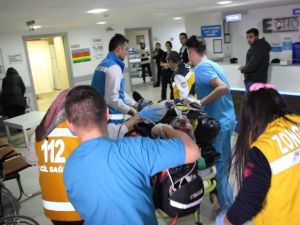 İki Kamyonet Kafa Kafaya Çarpıştı: 1 Ölü, 2 Yaralı
