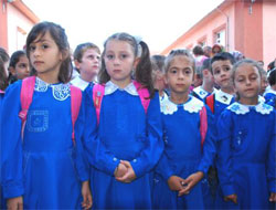 Pazar'da 5 bin öğrenciden merhaba