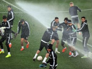 Beşiktaş’ta Motta Ve Ersan Gülüm Takımla Çalıştı