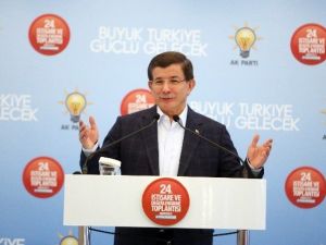 Başbakan Davutoğlu, Öğle Yemeğini Doğu Ve Güneydoğu’dan Gelen İl Ve İlçe Başkanlarıyla Yiyecek