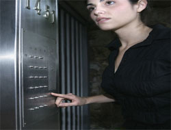 Asansör düğmelerine dikkat!