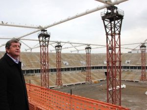 Ak Parti İl Başkanı Haydar Revi Akyazı Stadı’nı Gezdi