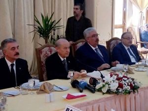 Bahçeli: "Başbakan Davutoğlu Samimi Değildir"