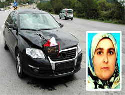 Anne ve bebeği, gelin alayı ezdi çanta asılı kaldı