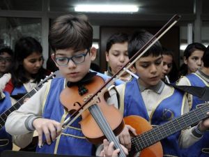 Türkiye’nin İlk Devlet Okulu Orkestrası