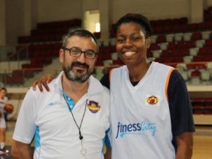 Yalova Vip’te Ayesha Barkley Şoku
