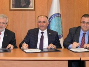Uludağ Üniversitesi’ni Seçen Başarılı Öğrencilere Burs