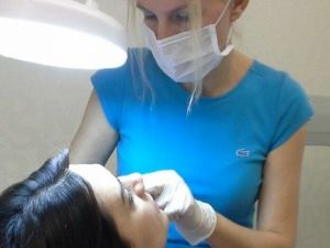 Alt Göz Torbaları, Yüz İfademizi Olumsuz Etkiliyor