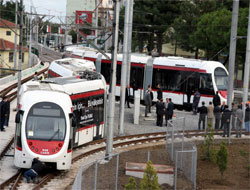 Test sürüşü yapan tren raydan çıktı