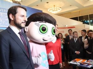 Bakan Albayrak: "İktidarımız Döneminde Yenilenebilir Enerjiler Üzerine Önemli Yatırımlarımız Oldu”