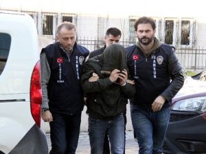 Arkadaşını Bıçakla Öldüren Genç Tutuklandı