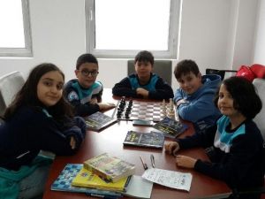 Satranççın Zirvesine Yıldırım Mührü