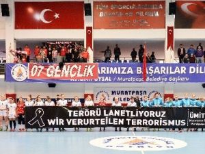 Ehf Kupası Hentbol Karşılaşmasında Terör Protestosu