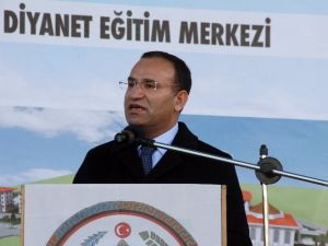Adalet Bakanı Bozdağ: "Atatürk Sağ Olsaydı Devlete Ve Hükümete Sahip Çıkardı"