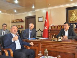 Bakan Tüfenkci: "Sağduyu Timsali Esnafımız, Ülkenin Belkemiği"