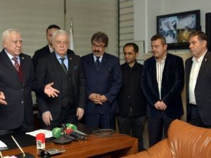 Bursaspor’da Başkan Adayları Listelerini Verdi