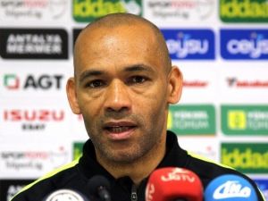 Morais: "Takımımdan Memnunum"