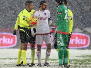 Beşiktaş - Mersin İdmanyurdu Maçı Tatil Edildi