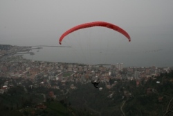 Rize'de Yamaç Paraşütü