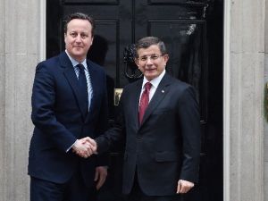 Davutoğlu İngiltere Başbakanı Cameron’la Görüştü