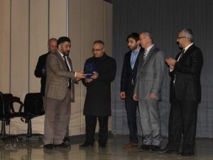 Tosya Müftüsü Kuran Kursu Ve Hatimle Namaz Kıldıran Hocalara Plaket Verdi