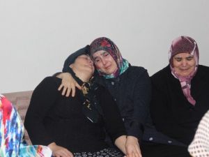 Şehit Ailesine Acı Haberi Vali Ve Emniyet Müdürü Verdi