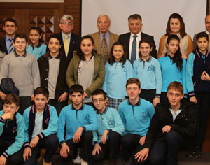 Vali Yazıcı'dan Başarılı Öğrencilere Tatil Hediyesi: İstanbul Gezisi