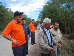 Irmağa uçan otomobilin sürücüsü kayboldu