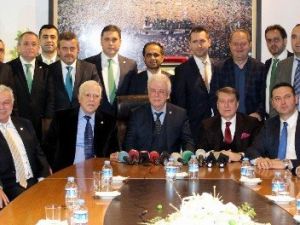 Bursaspor’un Yeni Başkan Ali Ay, Görevi Devraldı
