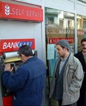 Ekonomik kriz emeklileri de vurdu