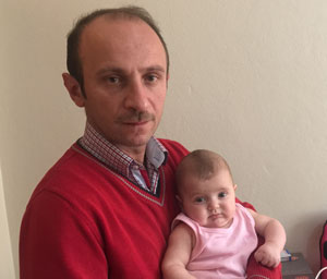 Rize’de 4 Aylık Hasta Bebeği Muayene Etmediği İddiasıyla Doktordan Şikayetçi Oldu