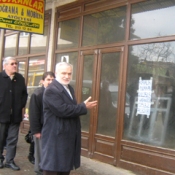 Esnaf kepenk kapatıyor