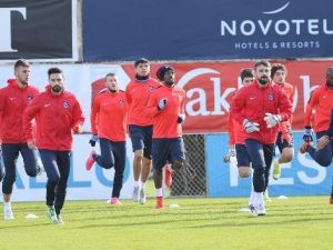 Trabzonspor Yeni Hocasıyla Beşiktaş Maçı Hazırlıklarına Başladı