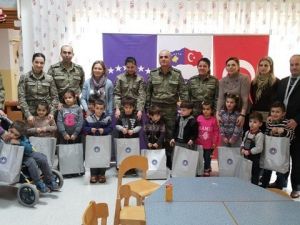 Kosova’da Görev Yapan Türk Askeri Engelli Çocukları Sevindirdi
