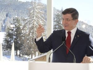 Davutoğlu: “Kıbrıs Konusunda Garantör Devletlerin Sürece Katıldığı Aşamaya Geçilmeli”