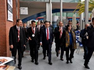 Turizm Bakanı Ünal: “İnsanların Seyahat Özgürlüğü Kısıtlanmamalı”