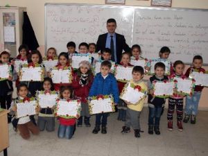 Yozgat’ta Öğrenciler Karnelerini Almaya Başladı
