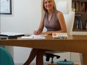 Badem Göz Estetiği İle Dinç Ve Zeki Görünüm