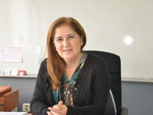 Doç. Dr. Akça: “Telefonunu Elinden Almak Çocukla İletişimi Kopartır”