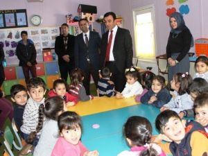 Saldırıya Uğrayan Okullarda Karne Töreni