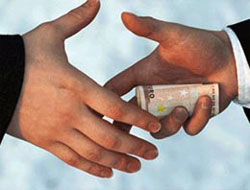 Rize'de 3 Devlet Memuruna Rüşvet Suçlaması