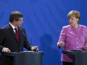 Davutoğlu: “Türkiye’de Yürütülen Mücadele Kesinlikle Demokratik Hukuk Devleti İçinde Yürütülen Mücadeledir”